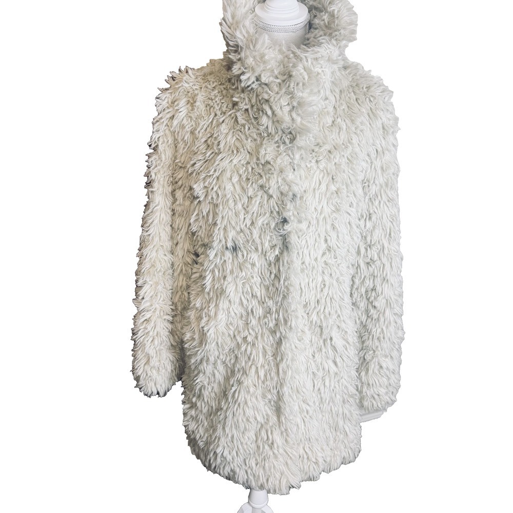 Rezrekshn Esther Chen Faux Fur Shearling Jacket Beige sz L shaggy statement coat